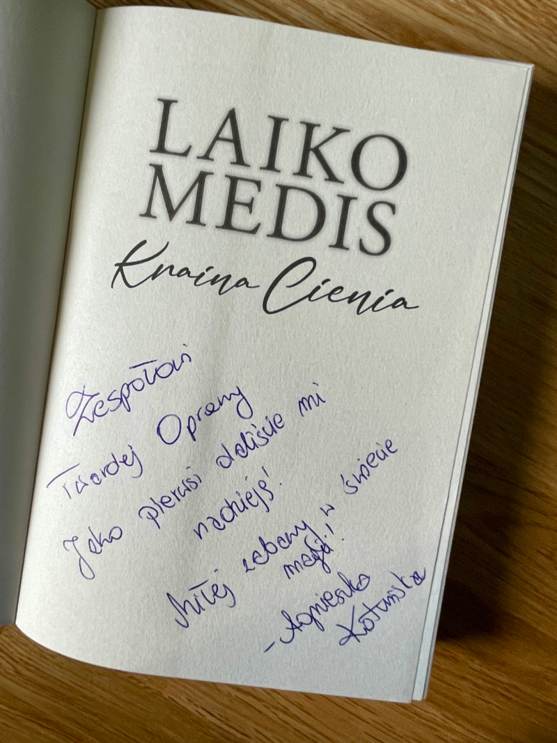 Dedykacja autorki Kotryny Zylaitė dla zespołu Twardej Oprawy w książce „Laiko Medis. Kraina Cienia”