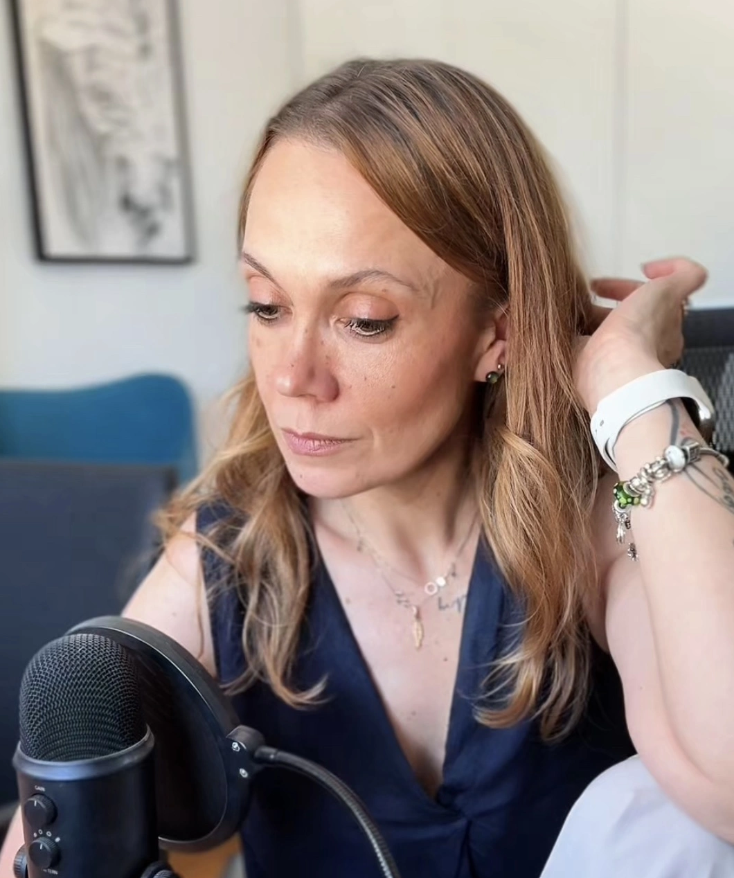 Portret Karoliny Brzuchalskiej ekspertki rynku wydawniczego i self-publishingu